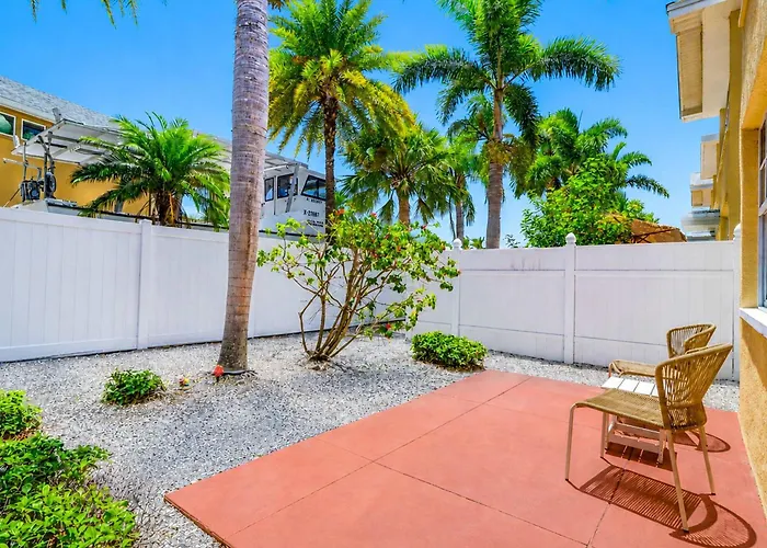 Barefoot F104 Holiday home *